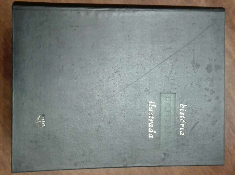 Livros antigos com uns anos