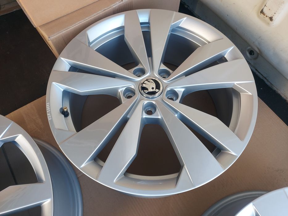 NOWE Alufelgi 18 cali 5x112 SKODA Octavia  Superb Karoq