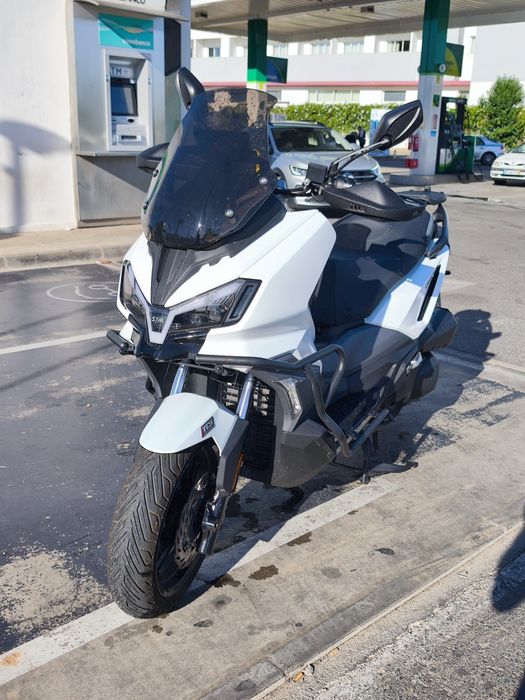 SYM ADX 300 Crossover – Junho 2025 | Excelente Estado + Extras (Top Case, Crashbars, GPS)
Descrição: