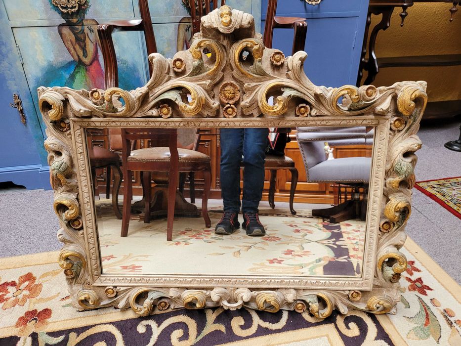 Excelente conjunto de consola em madeira trabalhada, tampo