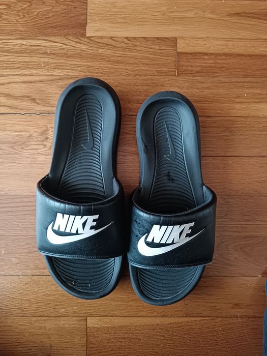Chinelos Nike número 44