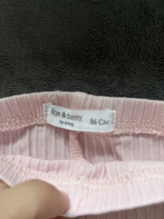 Pudrowo różowe legginsy niemowlęce Sinsay r.86