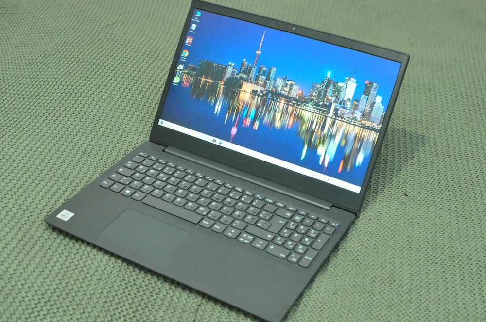 Игровой Ноутбук Lenovo V15 (Core i5 Gen10 /8Gb DDR4 /SSD /video-2Gb)