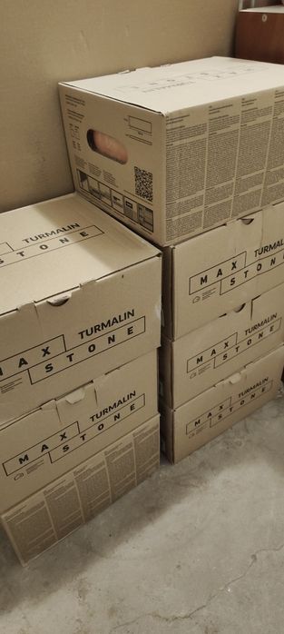 Cegła gipsowa czerwona  z czarną fugą.Turmalin 4 Maxstone