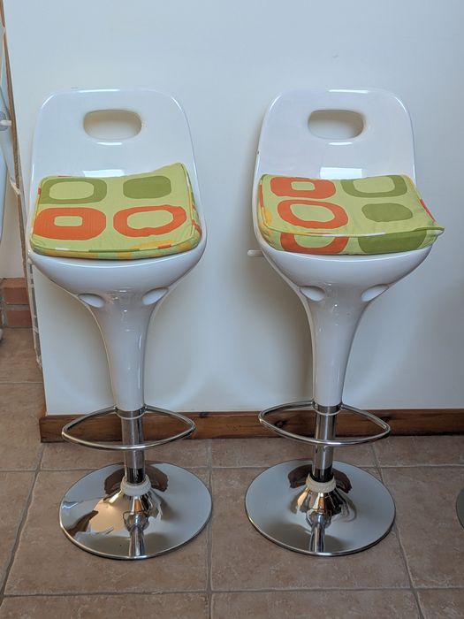 2 Bancos de balcão