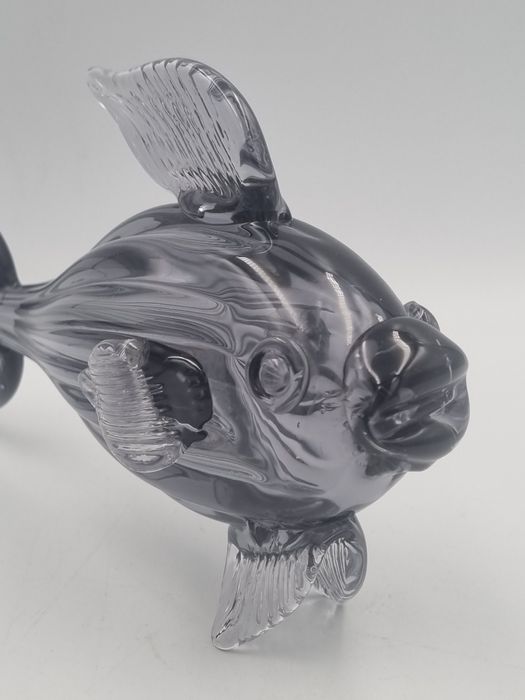 Duża szklana ryba