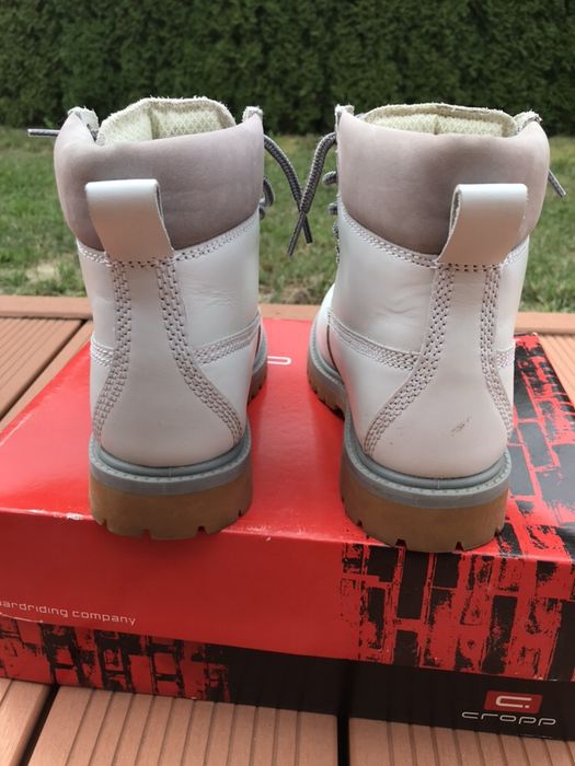 Buty traperki białe skórzane 36 Croop