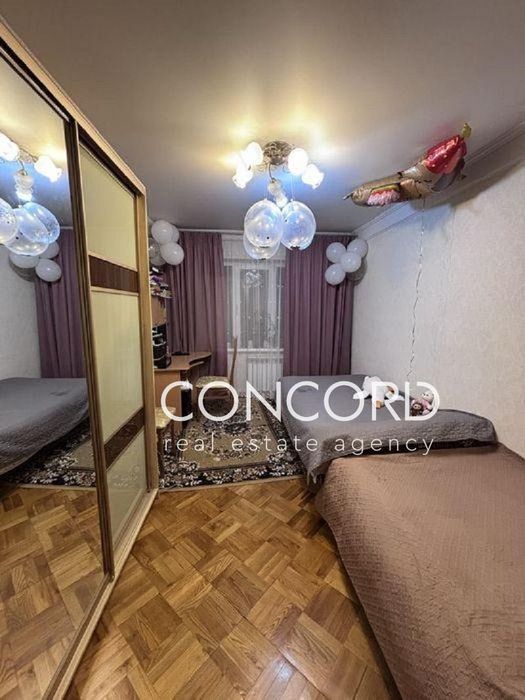 Лукʼянівка. Продам 2к Деревлянська (Якіра) вул., 20-А