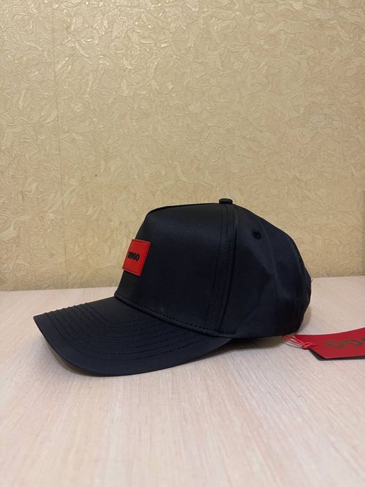 Чоловіча чорна кепка HUGO бейсболка