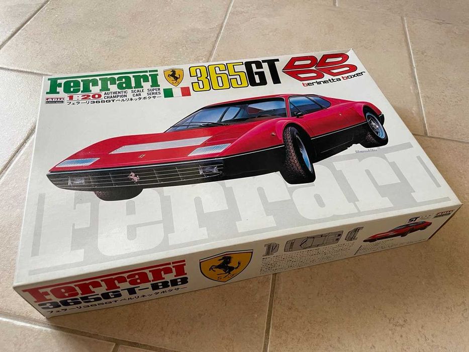 Збірна пластикова модель ARII автомобіля FERRARI 365GT, 1:20, Японія