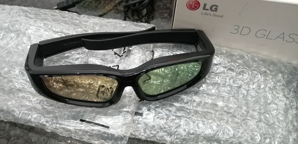 2 óculos 3D LG AG-S100