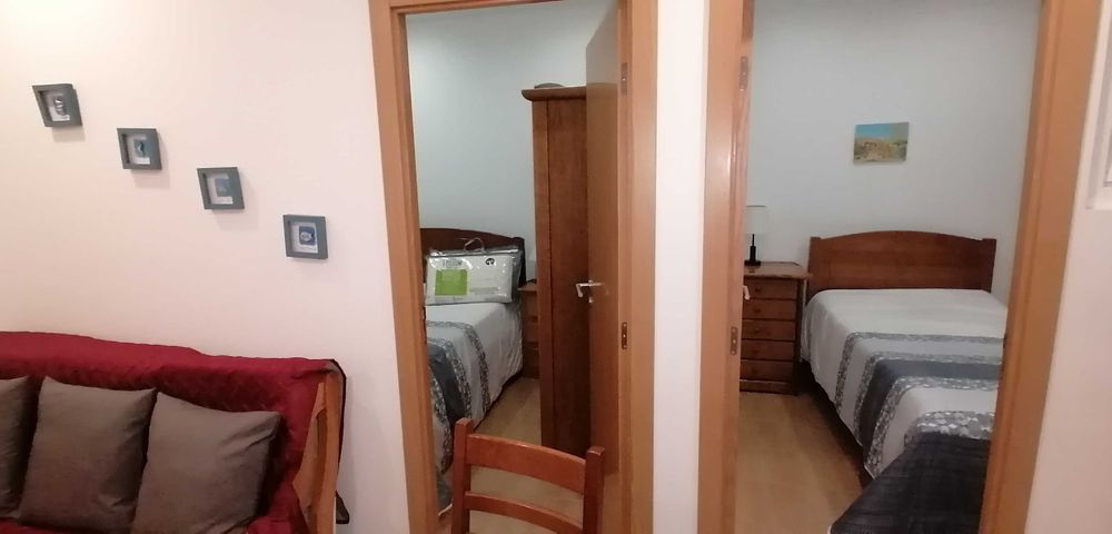 Casa de férias T2 no centro de Sesimbra a 90 metros da praia.