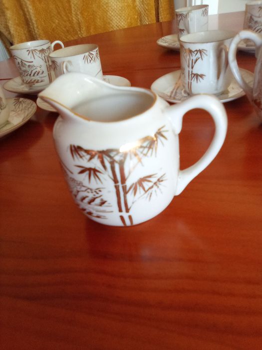 Vendo serviço de café de porcelana