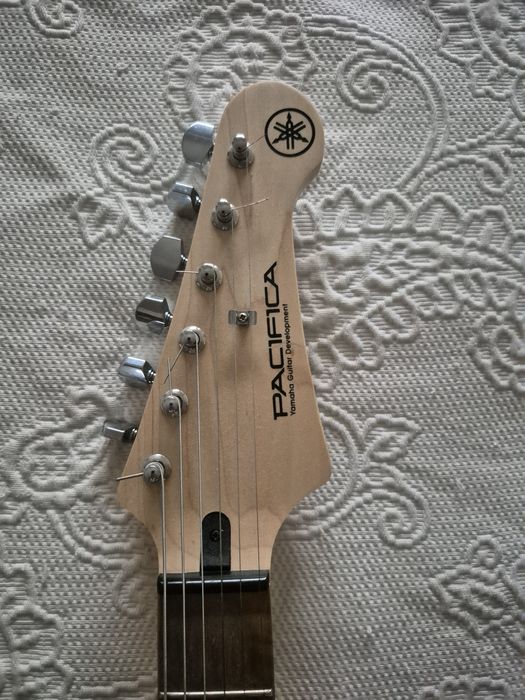 Guitarra Eletrica Yamaha Pacifica + jack + cordas Ernie Ball