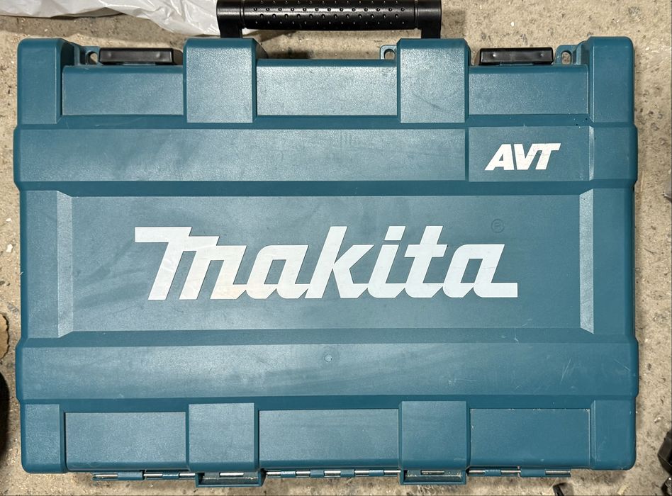 Перфоратор Makita HR2653 з пилевидаленням