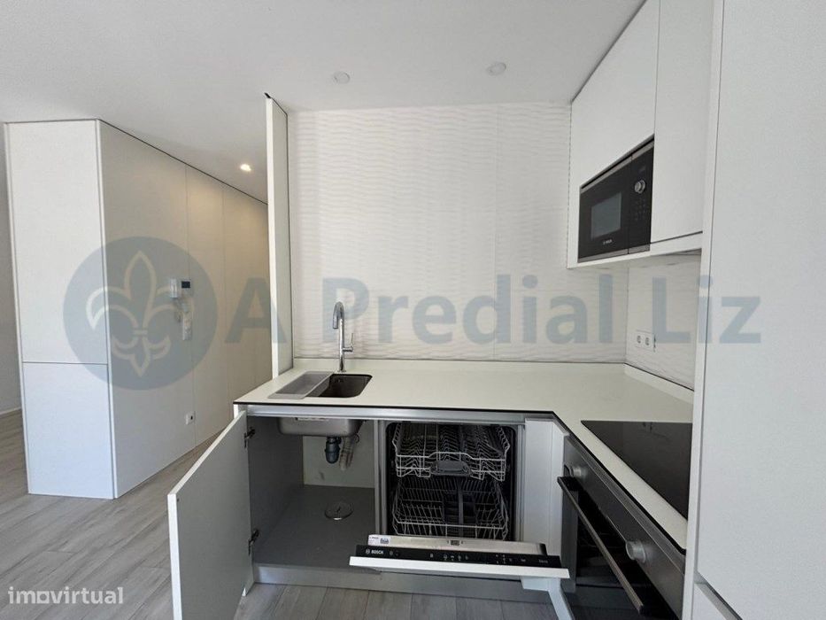 Apartamento T0 - Junto ao Palácio de Cristal / Santo António / ICBAS