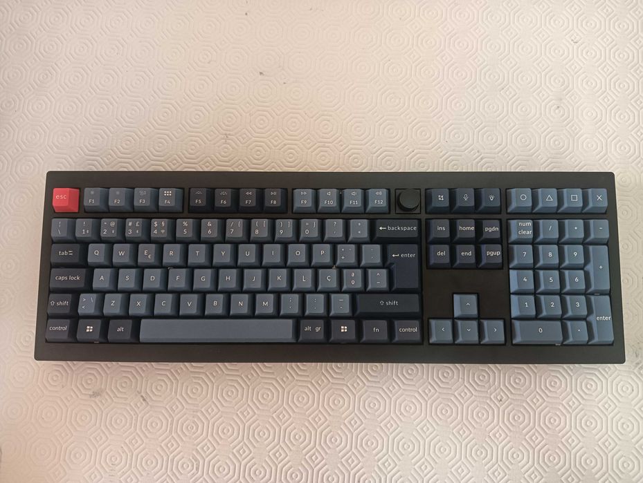Teclado Mecânico Wireless 100% - Keychron V6 Max + Apoio de Pulso em Madeira
