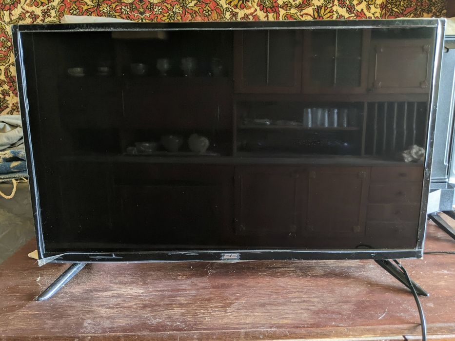 Телевизор 2Е  32" (б/у)