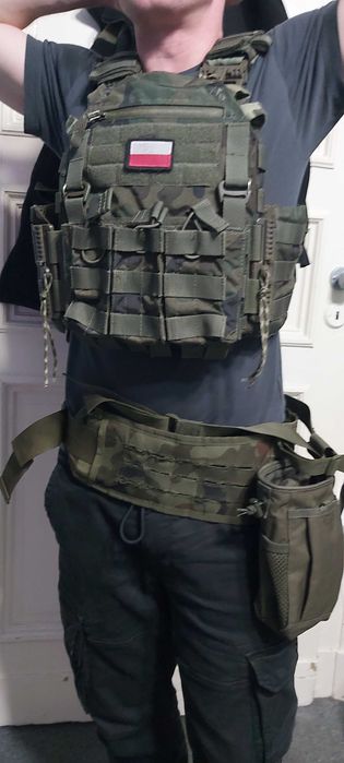 Kamizelka  z pasem i dodatkami