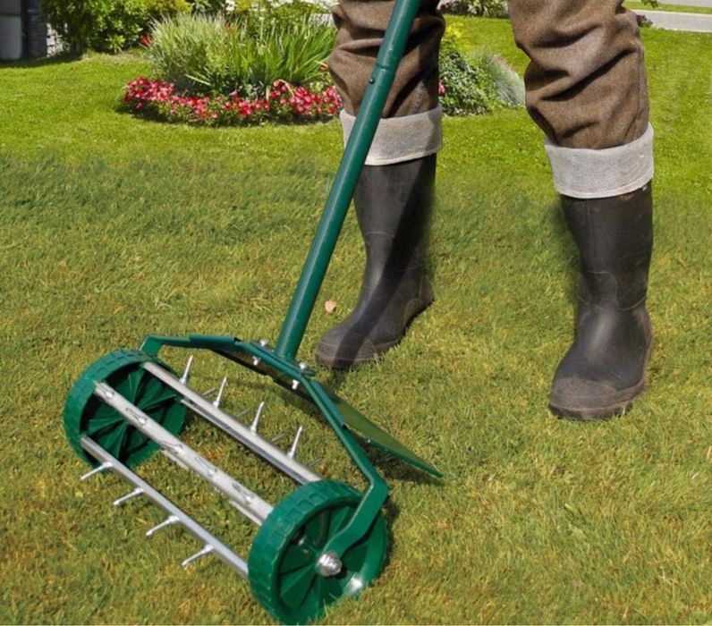 Aerator Wertykulator Ręczny Walcowy Kolce do Trawy Trawnika Murawy