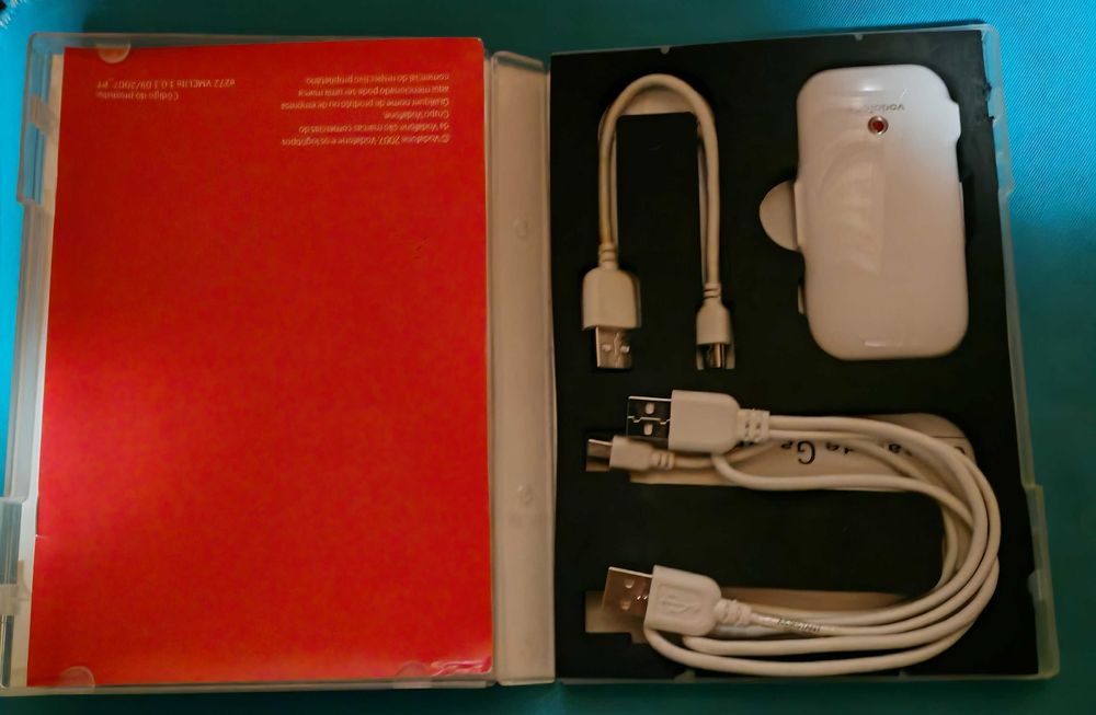 Modem (Internet) Vodafone com todos os Cabos