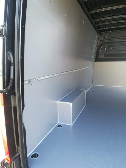 Mercedes Sprinter L3H2 Profesjonalne zabudowy samochodów dostawczych