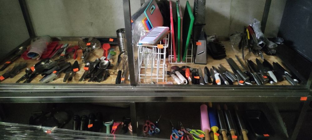 Продам - стойка клиента, стул барный,