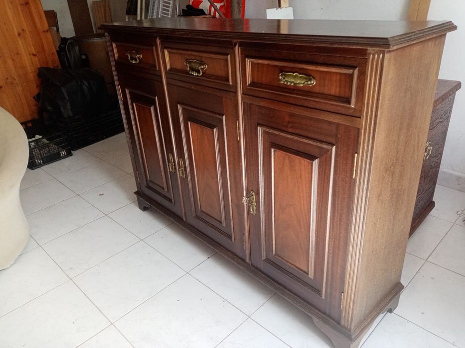 Aparador de madeira
