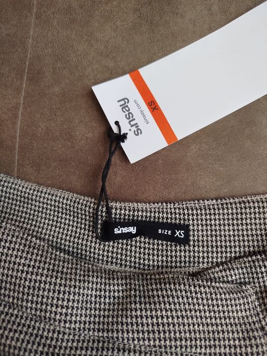 Eleganckie spódnico-spodenki w pepitke