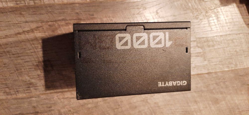Zasilacz Gigabyte 1000w-bez kabli