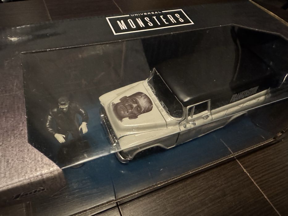 колекційна машинка та фігурка Frankenstein з серії Universal Monsters від Jada Toys нова