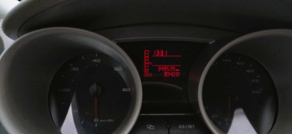 Seat Ibiza SC 1.6 TDI 2010 Fiável e Econômico