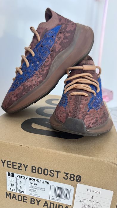 Кросівки Yeezy boost 380