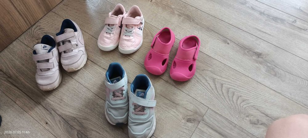 Buty dziecięce dla dziewczynki r 27 ( 4 PARY)