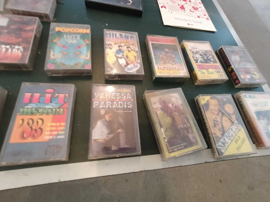 Kolekcja kaset i płyt CD oraz dvd