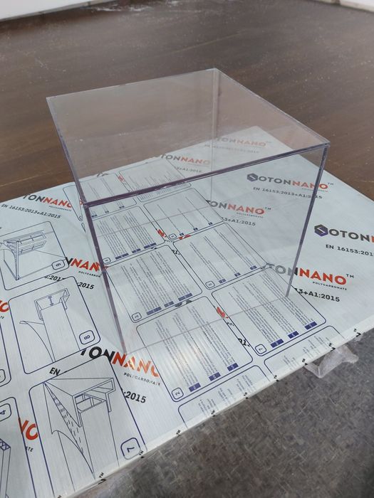 Оргскло ,прозорий пластик,кусками