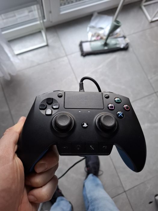 Pad ps4 gamingowy przewodowy Razer Raiju