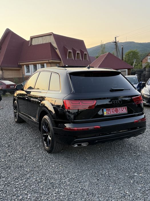 Audi Q7 3.0T Premium Black