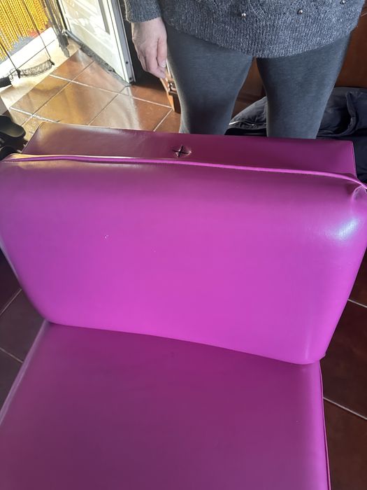 Sofá rosa de salão de cabeleireiro