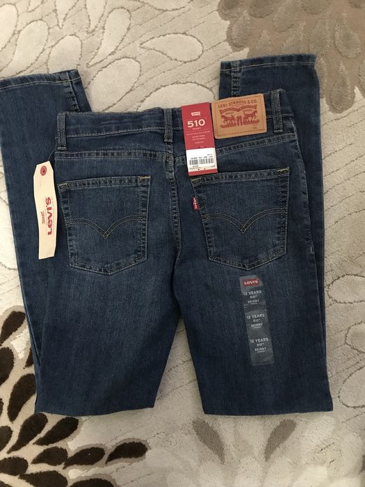 Джинси Levis