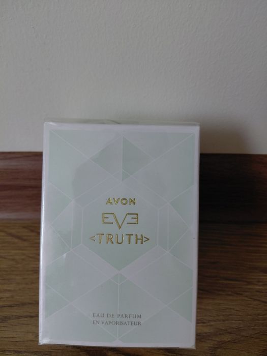 Парфумована жіноча вода Eve Truth Avon