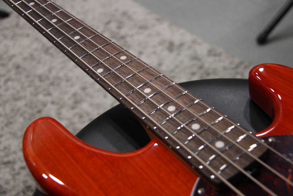 Gitara basowa Music Man StingRay 4 Translucent Orange - nowa / gwarancja
