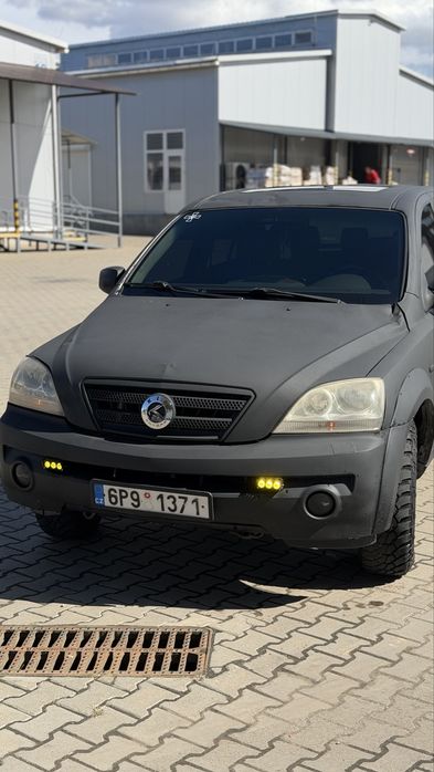 Kia Sorento, для тех годов максимальная комплектация.