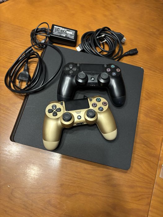 PS4 1 TB com CD (muito bom estado)