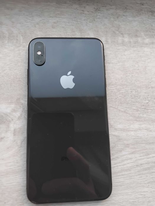 Продам Iphone XS Max