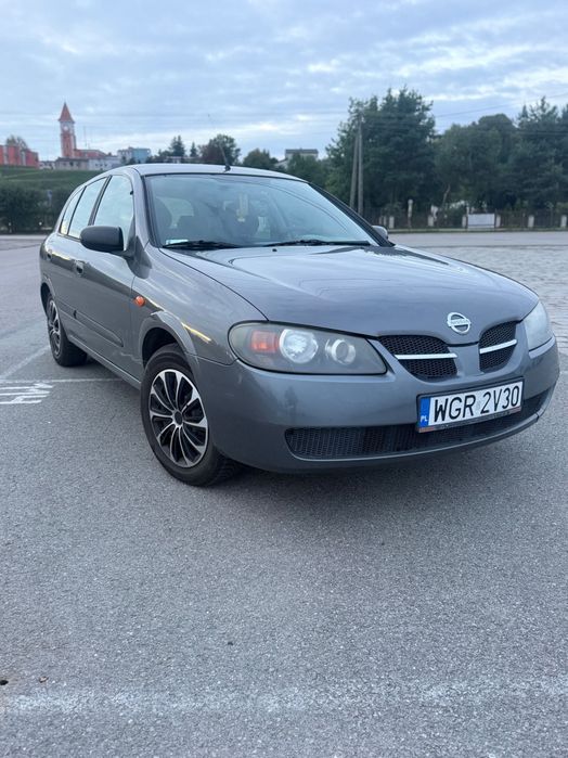Nissan Almera