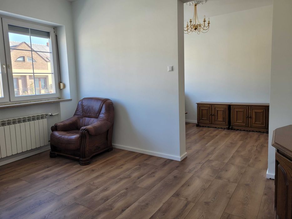 Lokal- biuro, usługi w centrum Końskich 106 m2, pierwsze piętro.