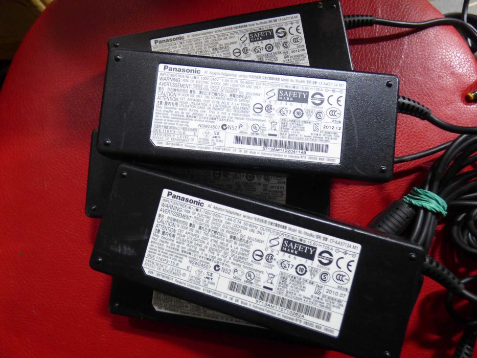 Електрошрот Оригинал блок питания Panasonic 15.6V 7,05A 110W 5.5/2.5