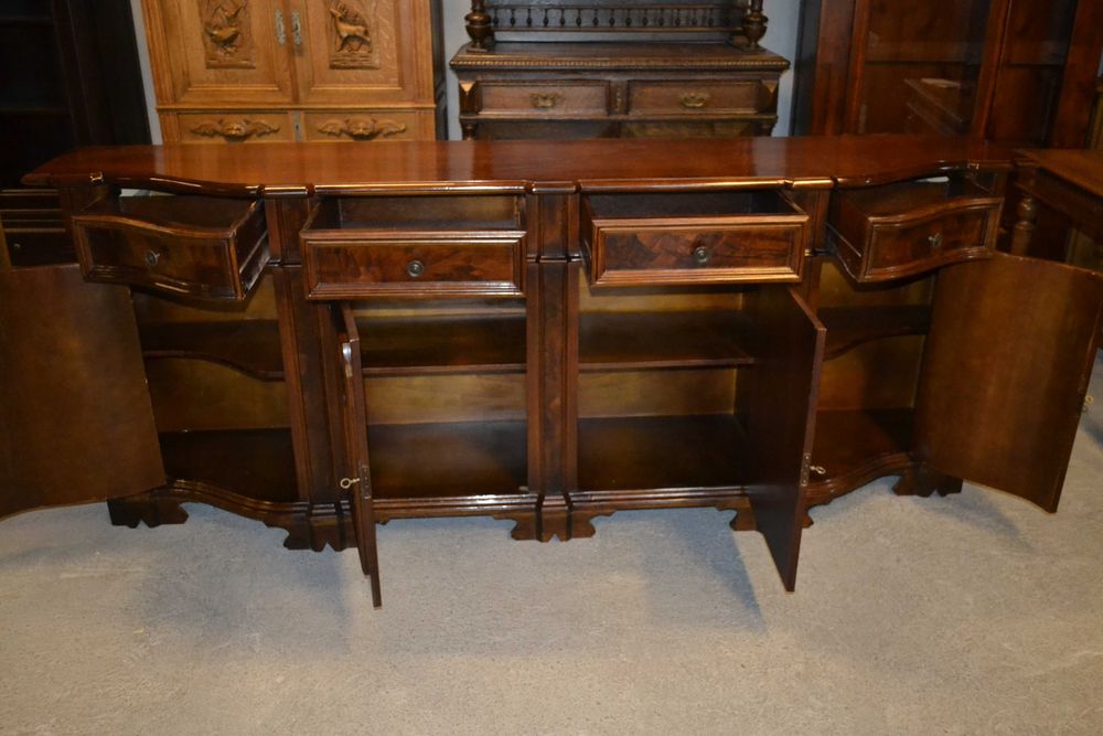 komoda włoska .orzech .238 cm.