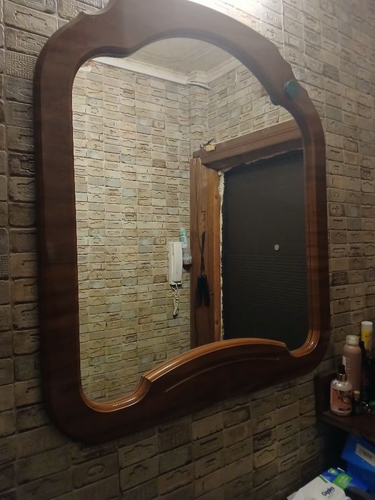 Продаю зеркало в рамке